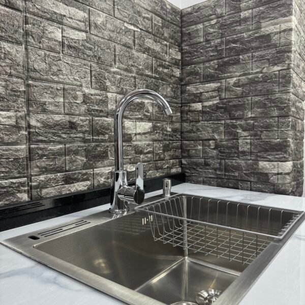 Évier moderne en inox + mitigeur 360 chrome et noir